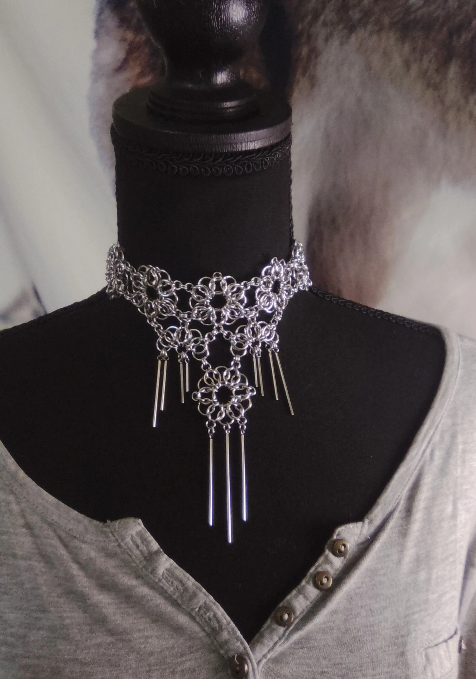 Collier choker décolleté chainmail celtique